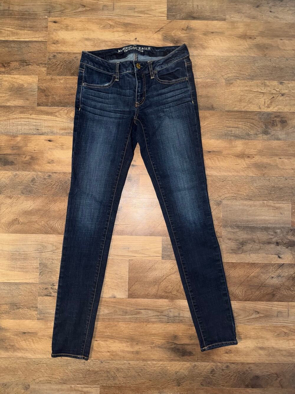 American Eagle women’s super stretch blue jean jegging